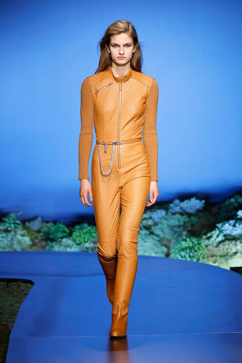 Look 7
