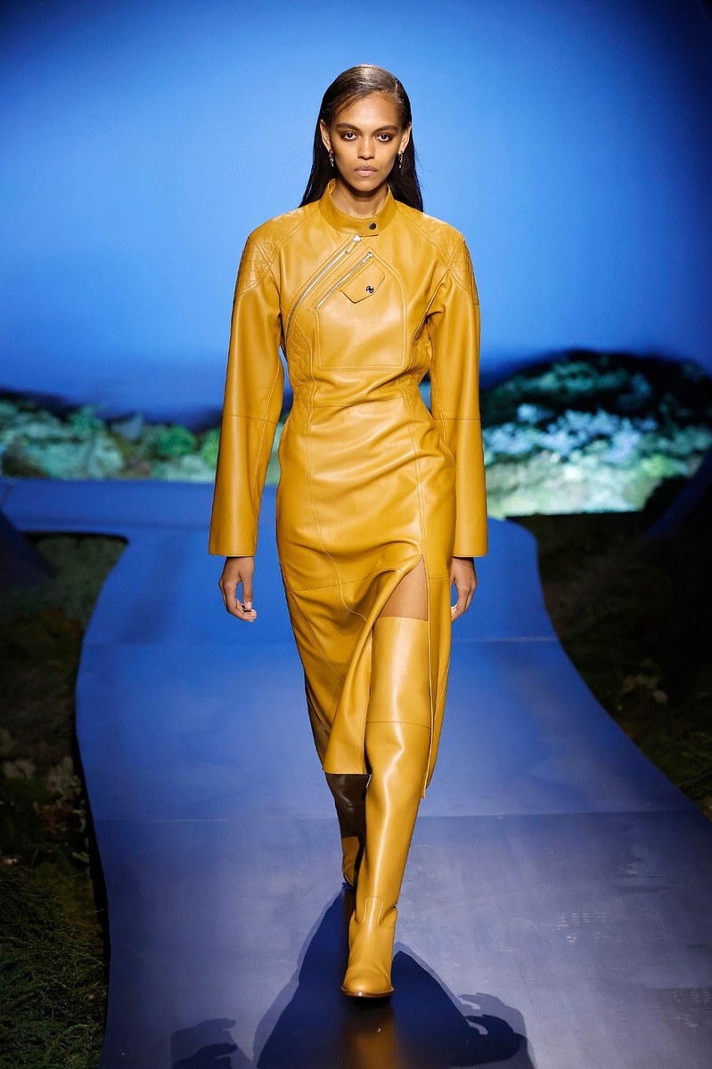 Look 11
