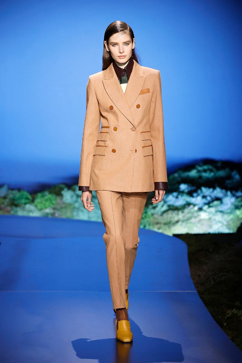 Look 27