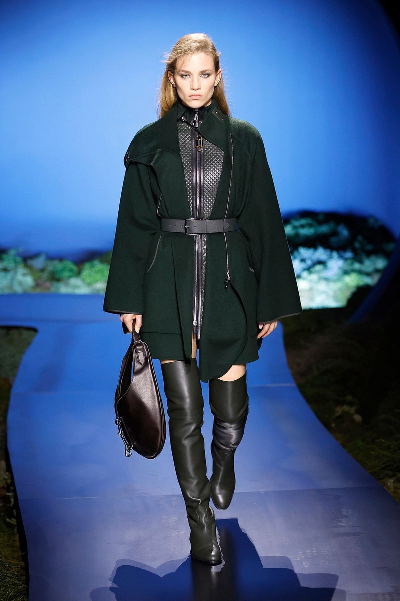 Look 30