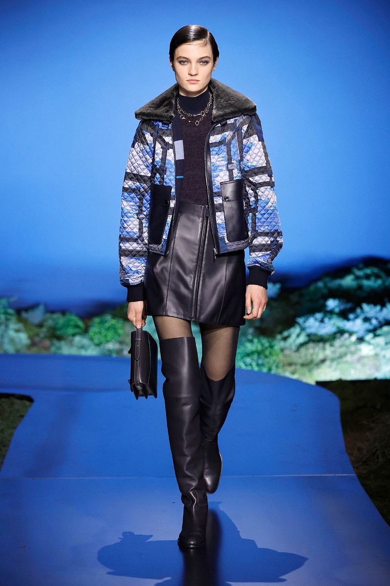 Look 50
