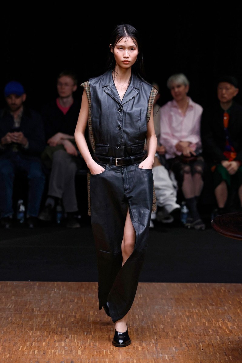 Look 10