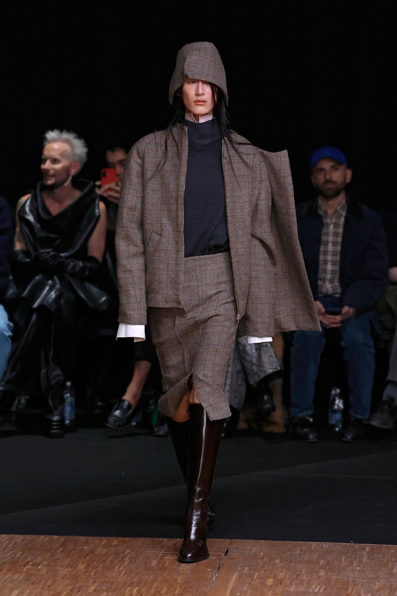 Look 18