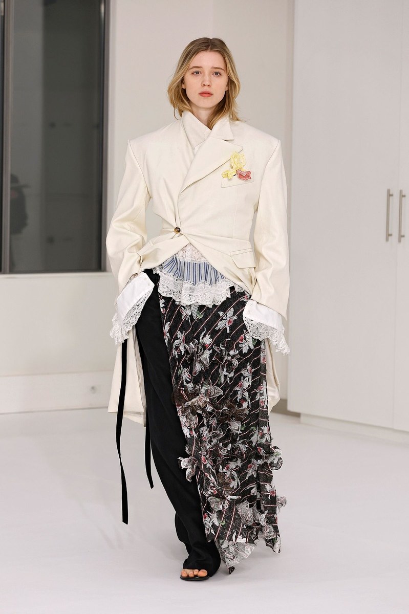 Look 12
