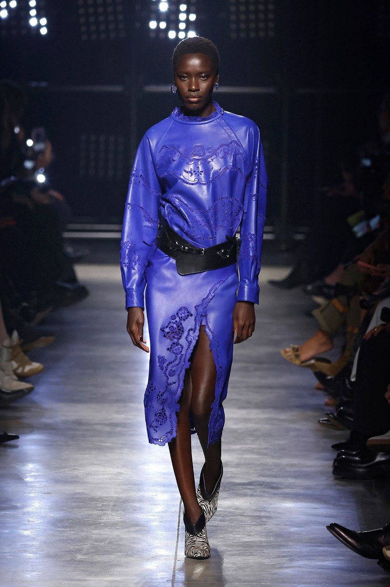 Look 10
