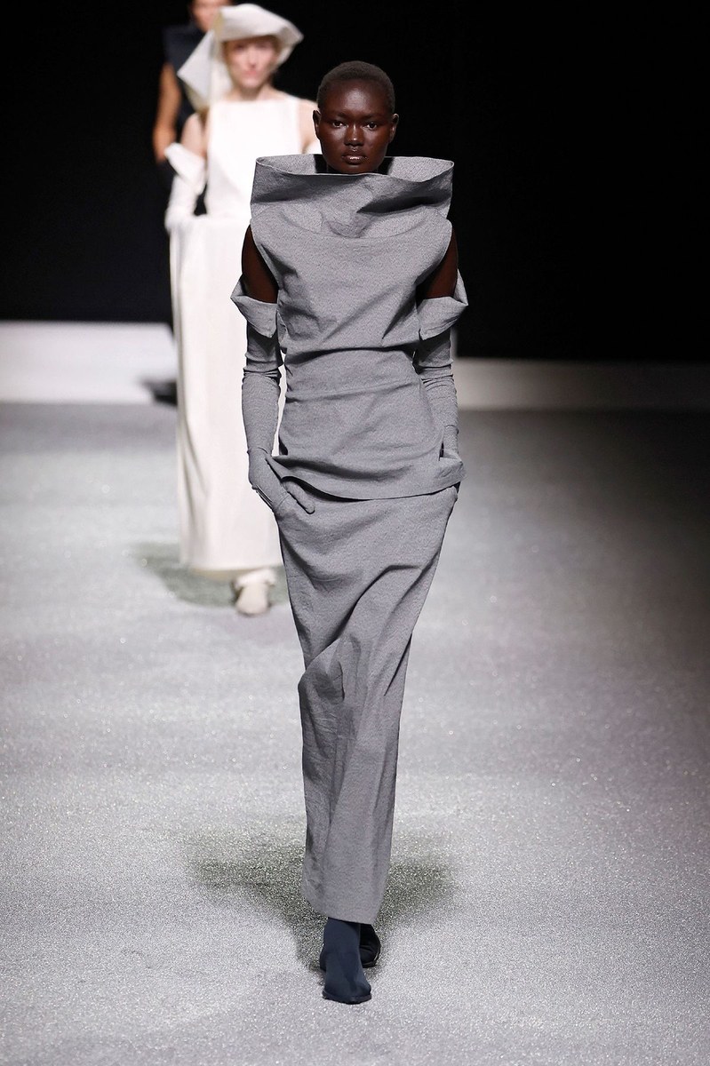 Look 3
