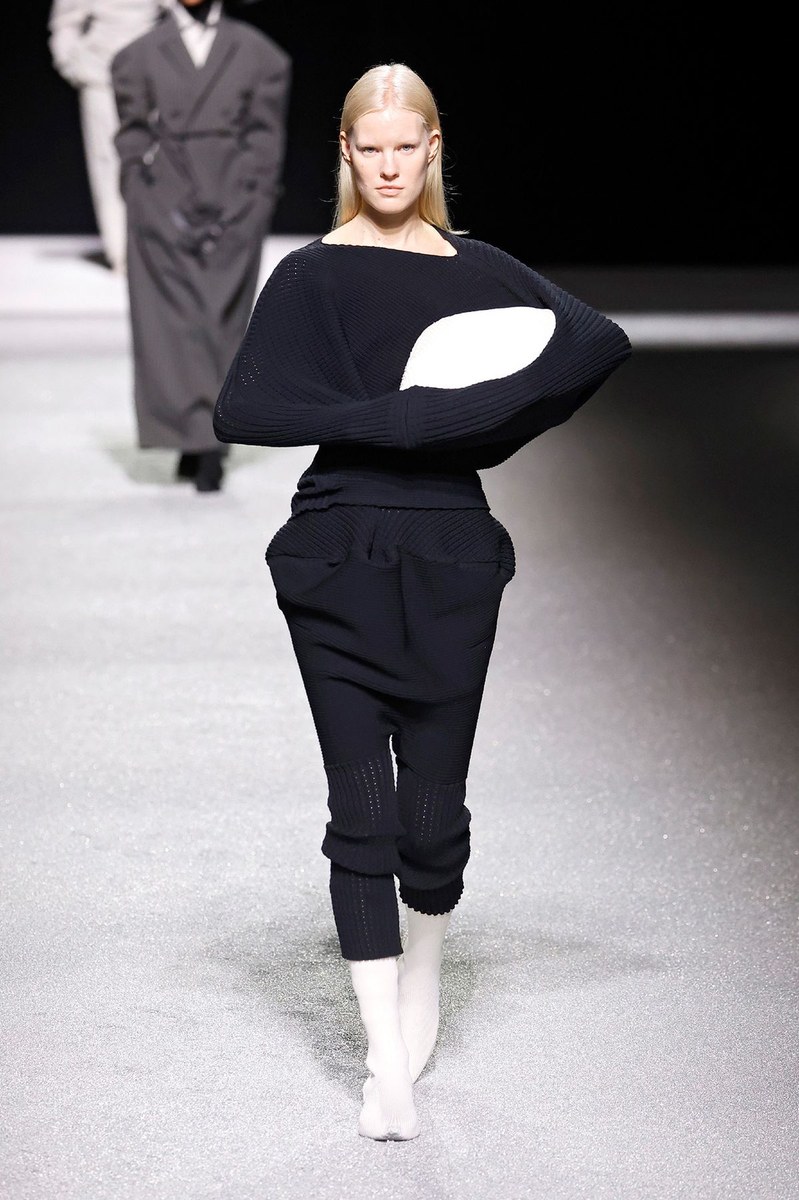 Look 10
