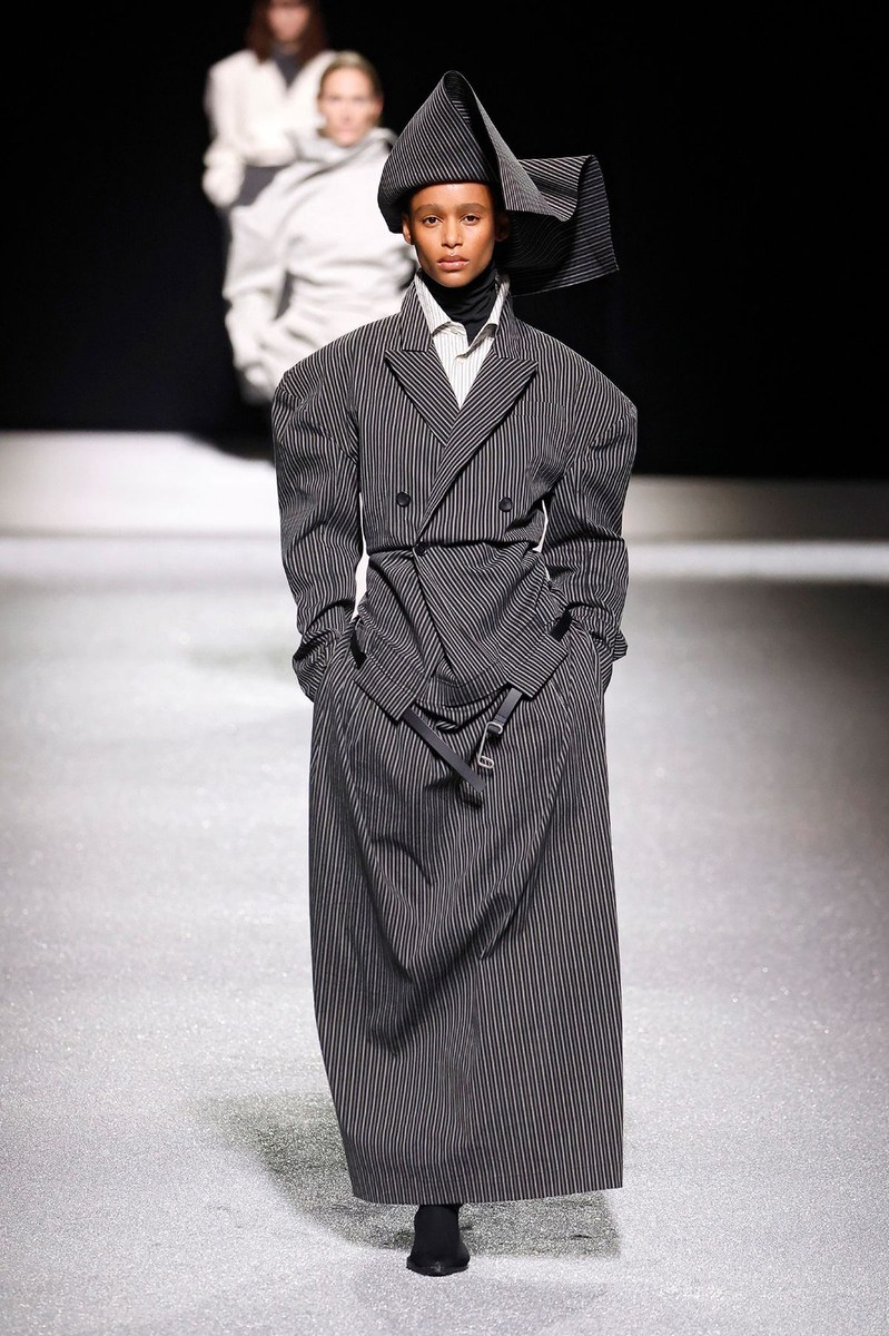 Look 11