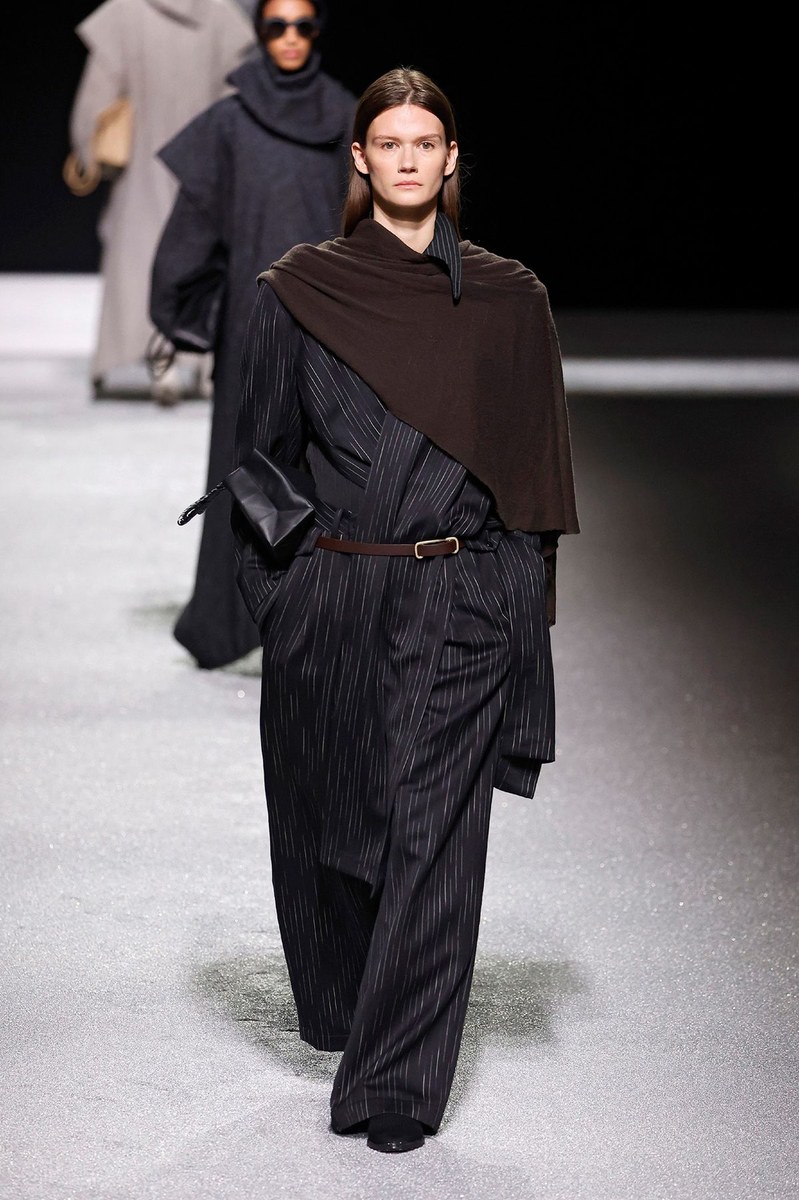 Look 18