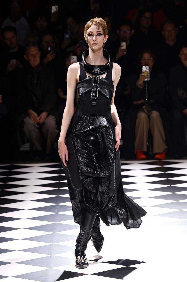 Look 4