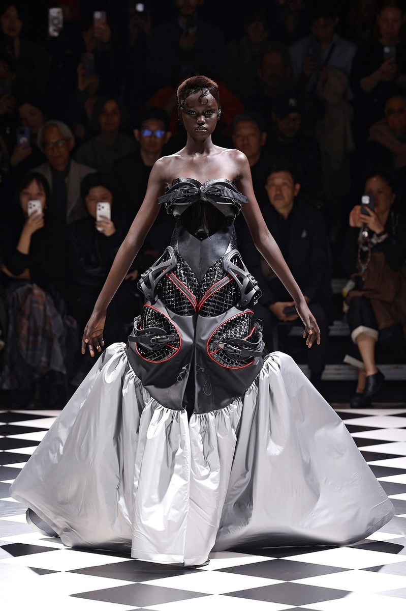 Look 5