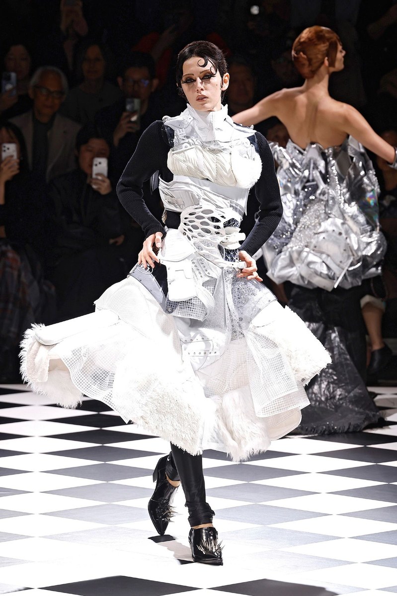 Look 7