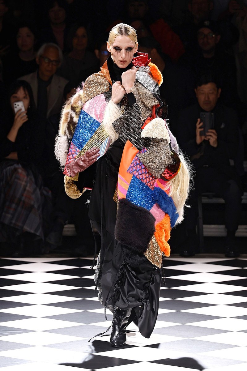 Look 12