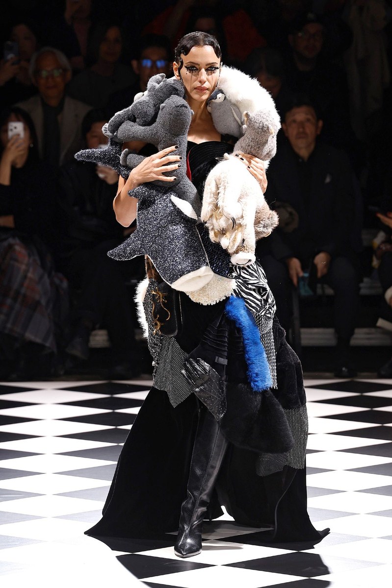 Look 13