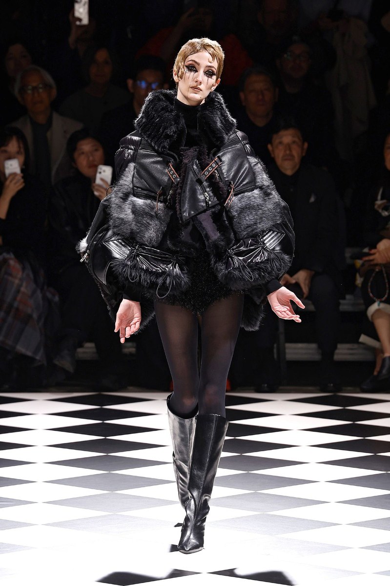 Look 17