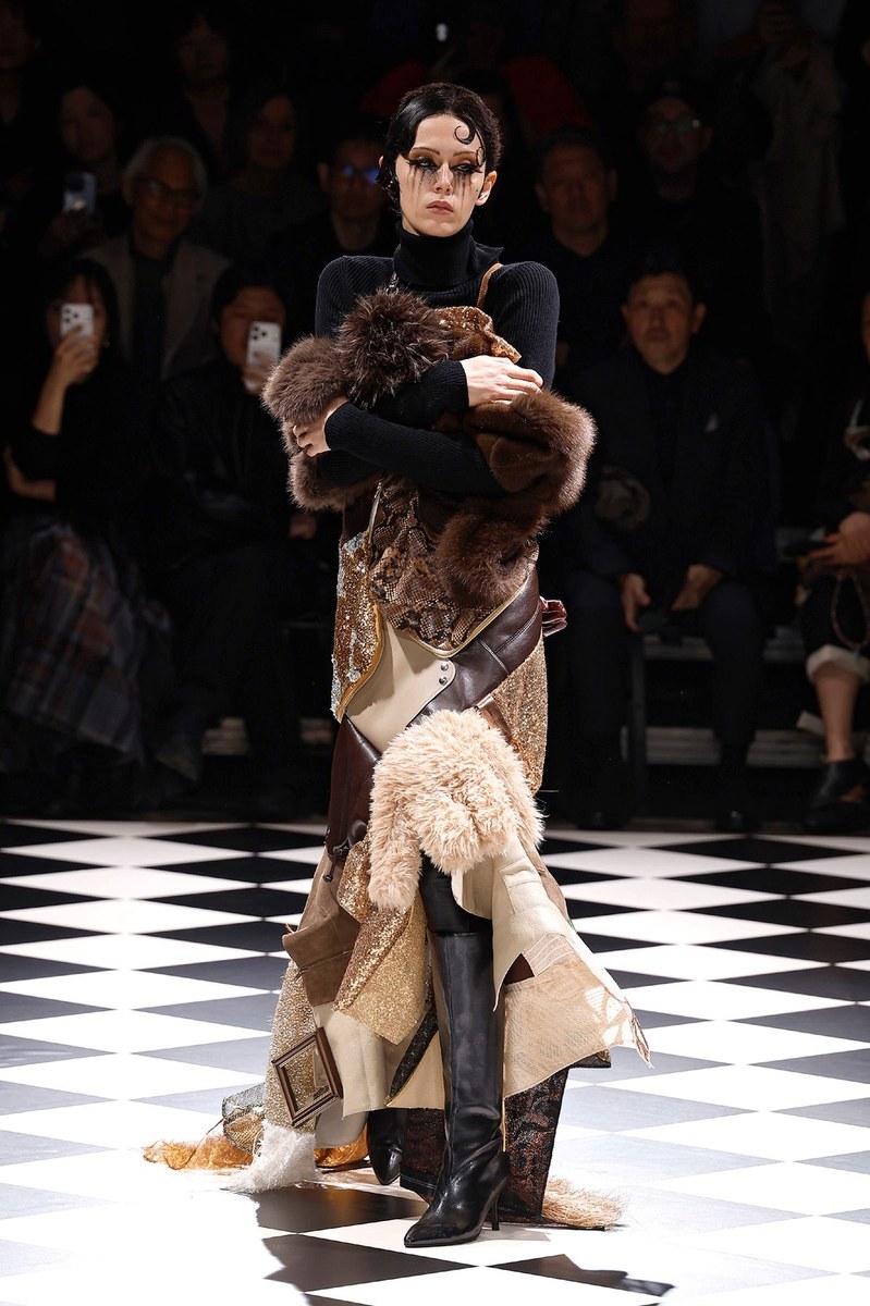 Look 19