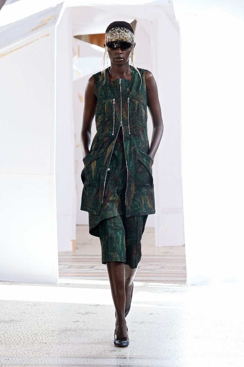 Look 3