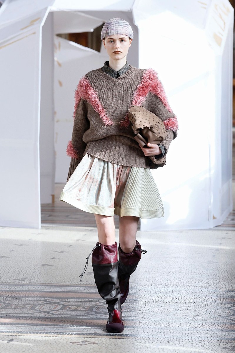 Look 30