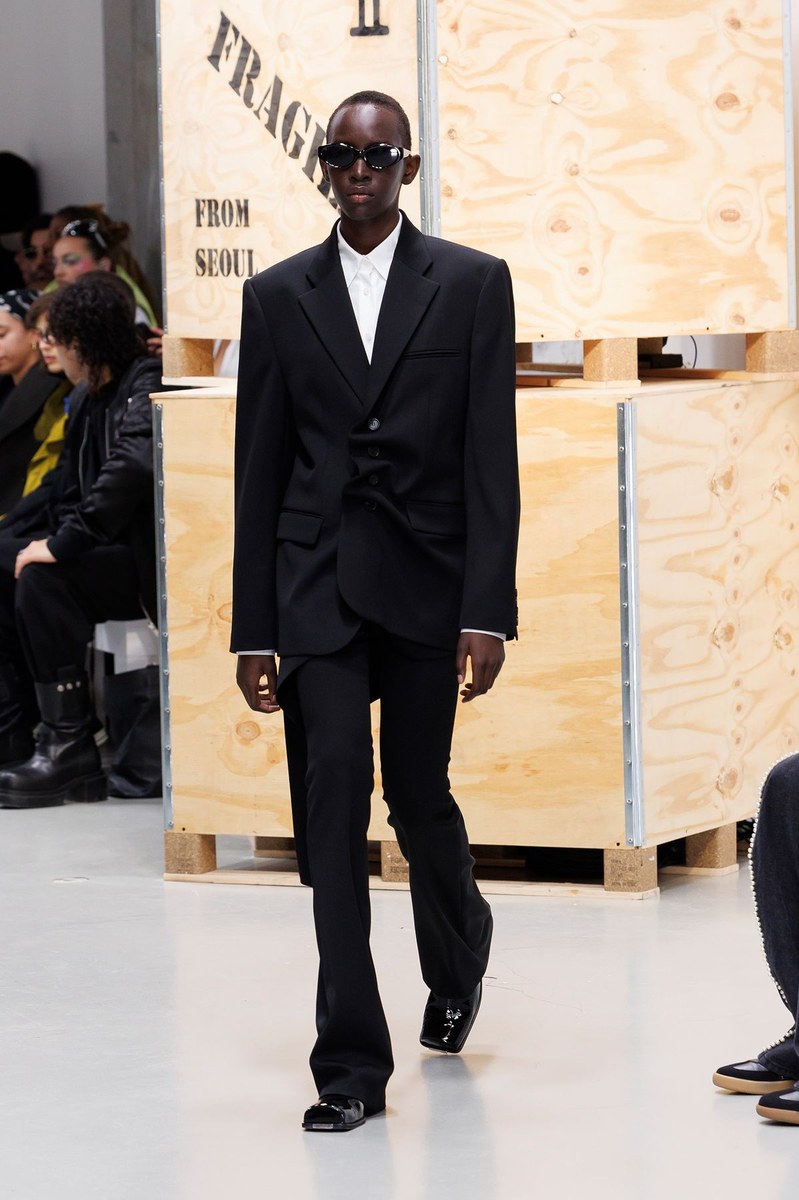 Look 11