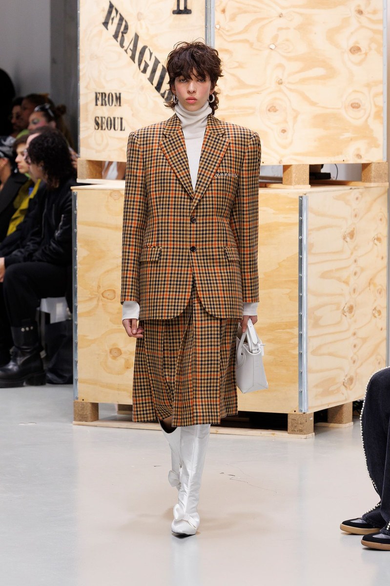 Look 13