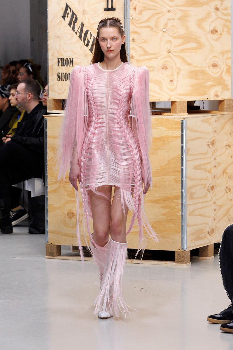 Look 18