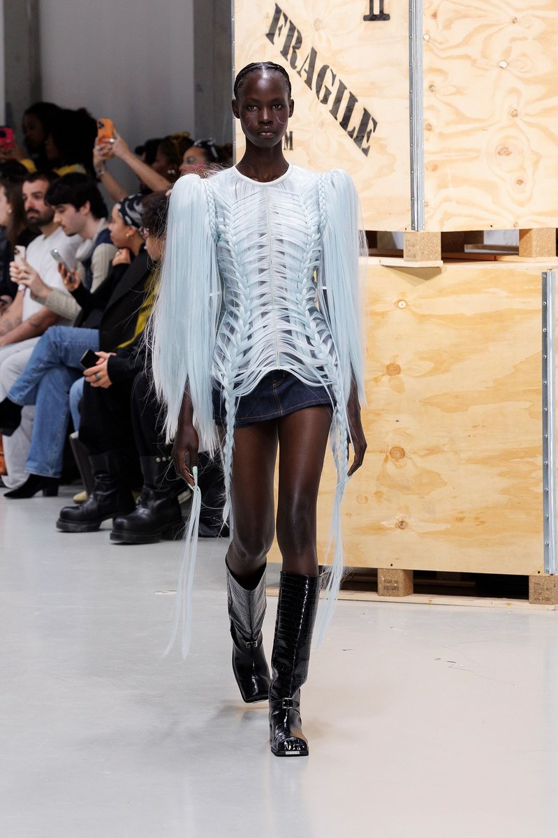 Look 19