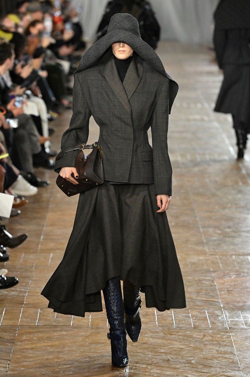 Look 3