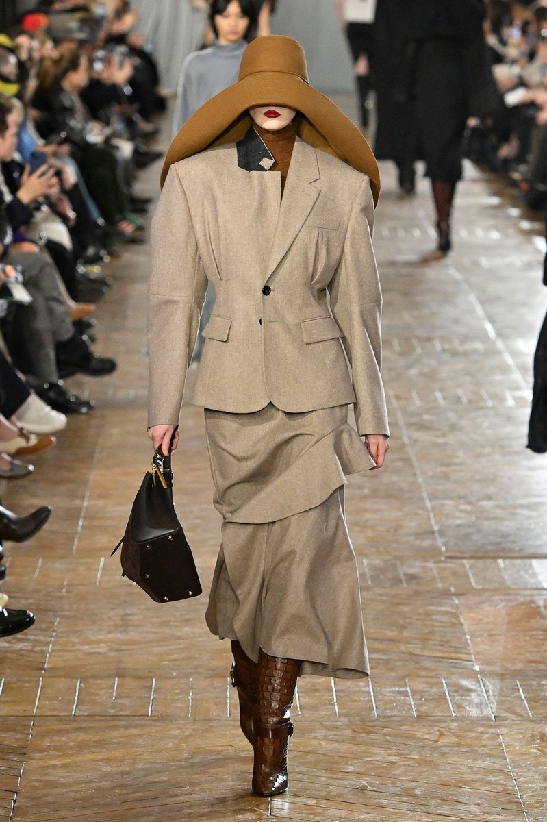 Look 11
