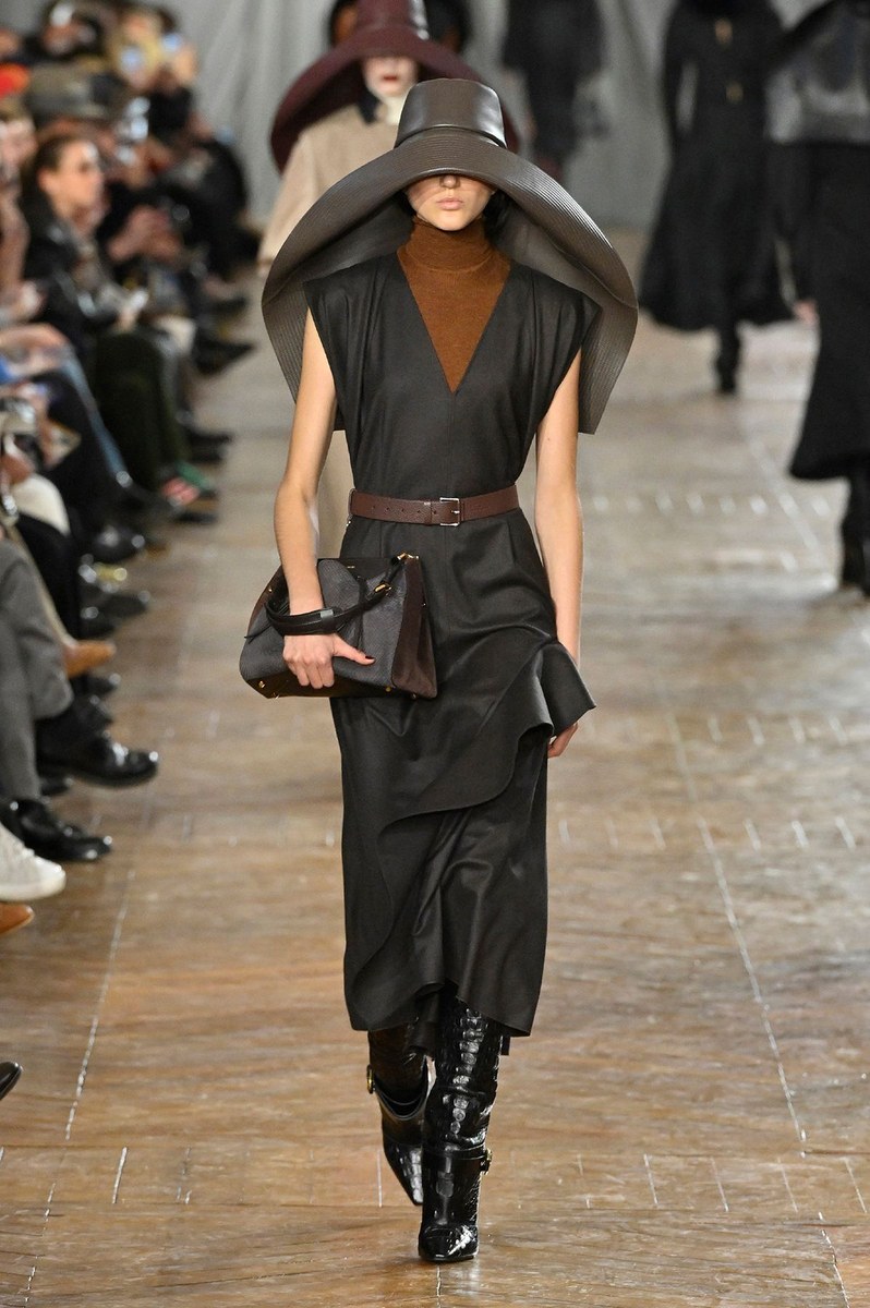 Look 13