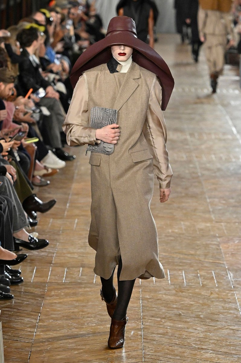 Look 14
