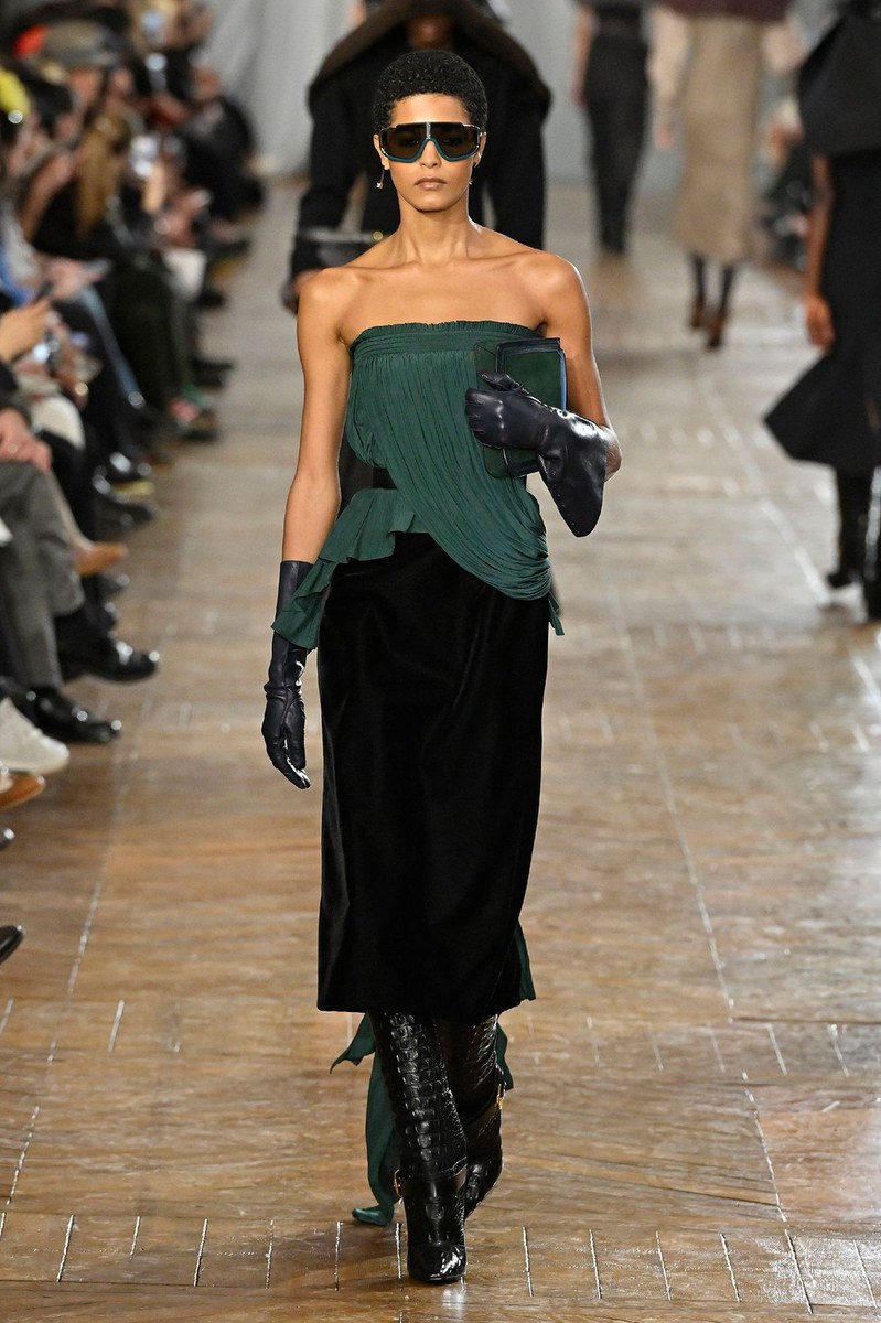 Look 18