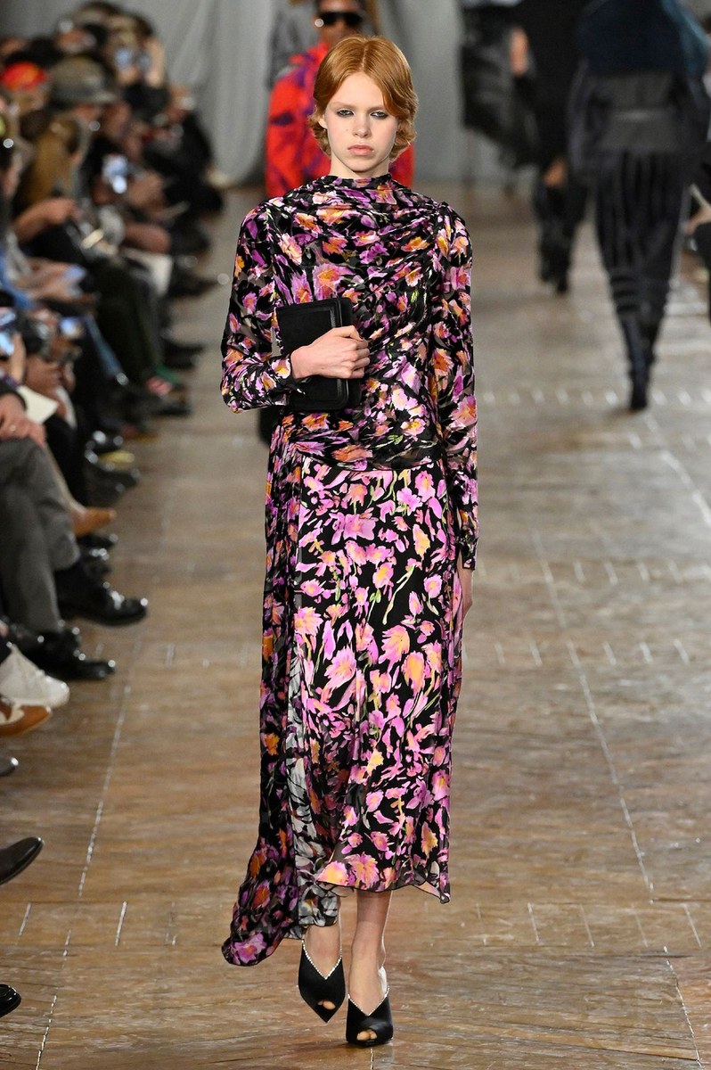 Look 25