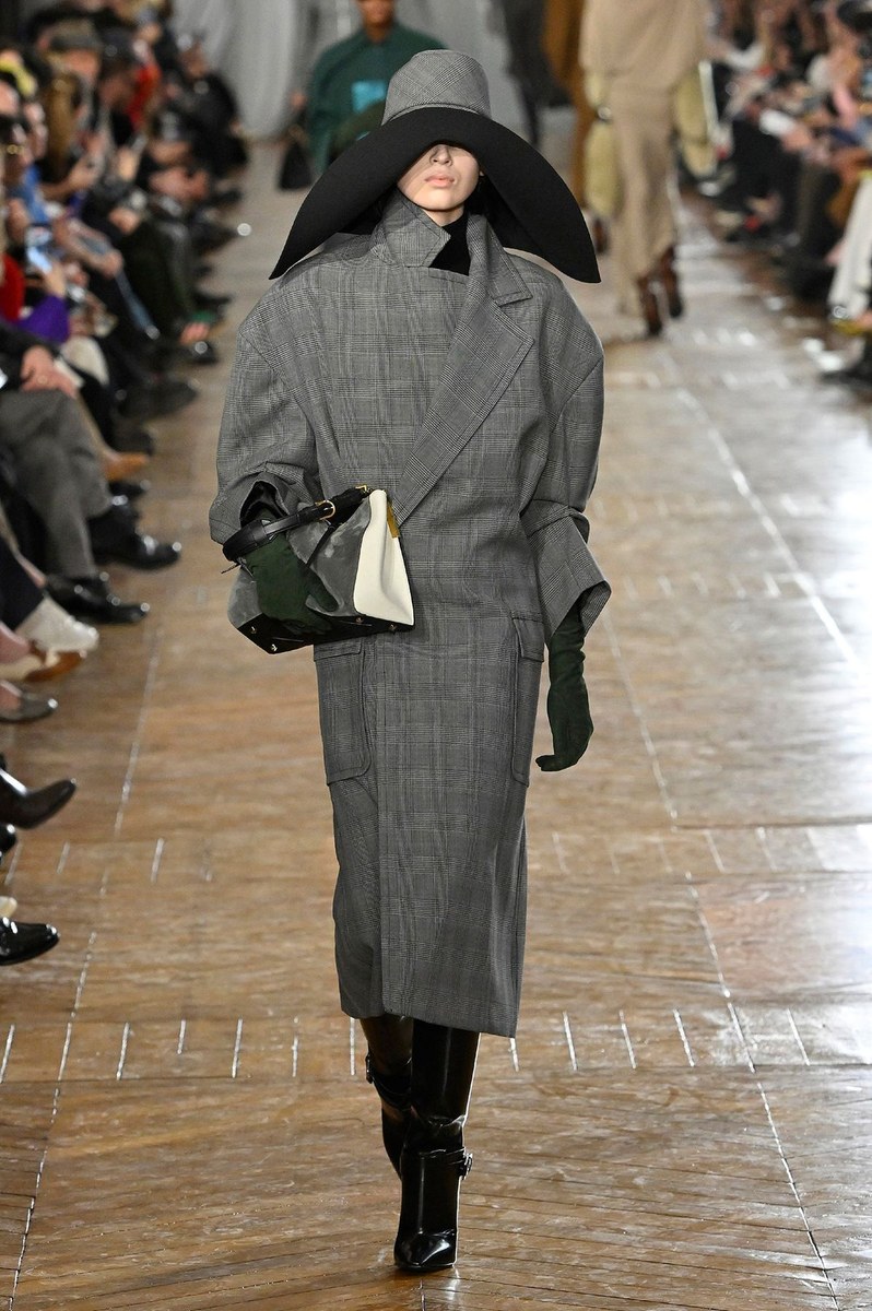 Look 32