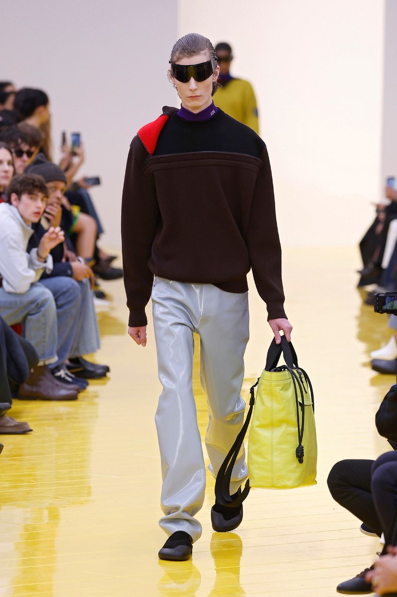 Look 15