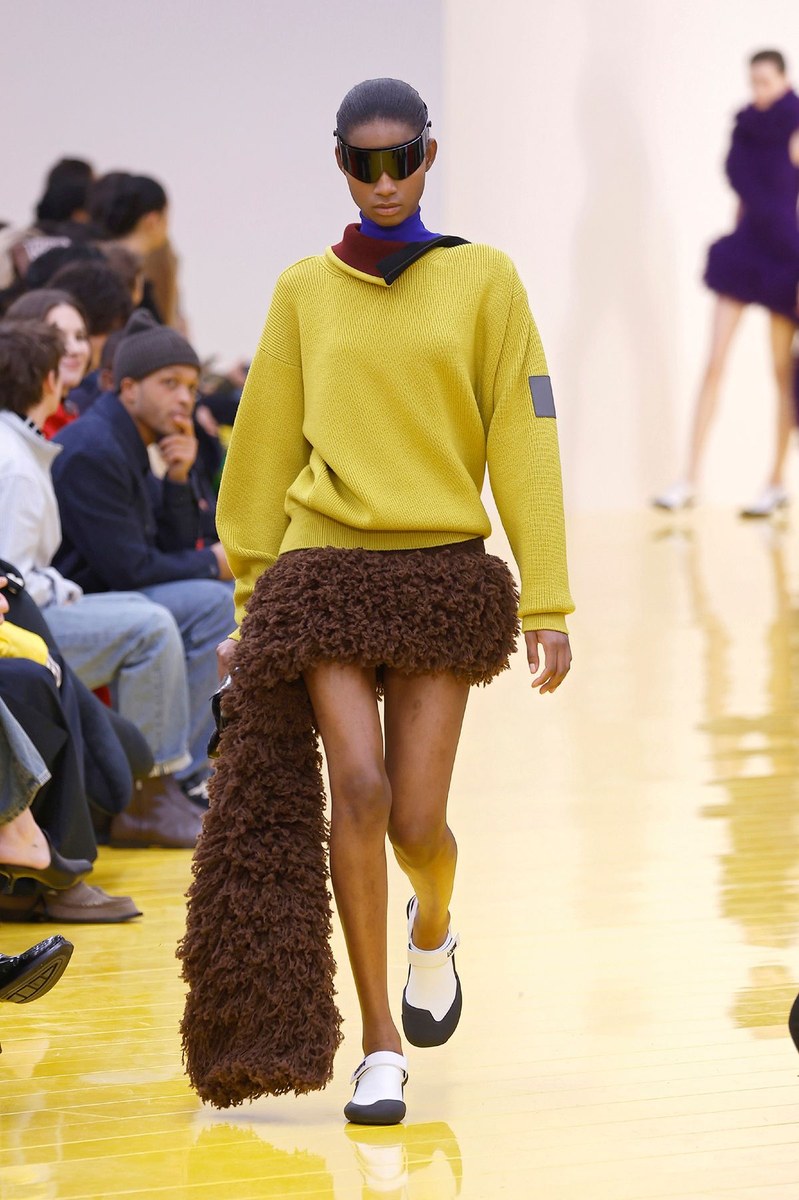 Look 16
