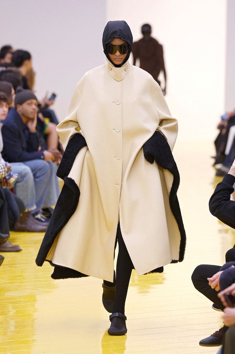 Look 18