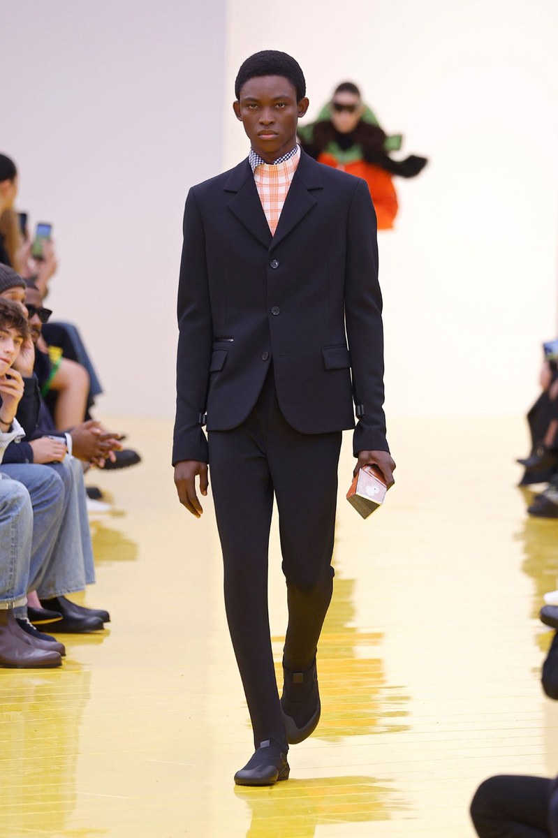 Look 28