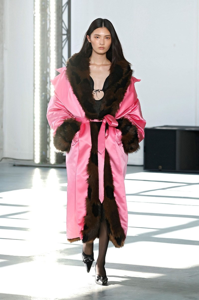 Look 16