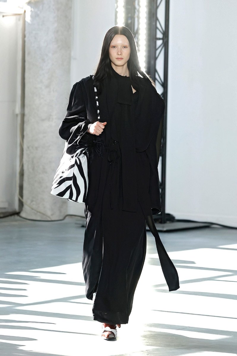Look 18