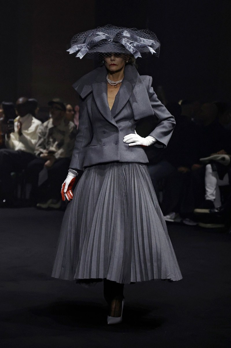 Look 3