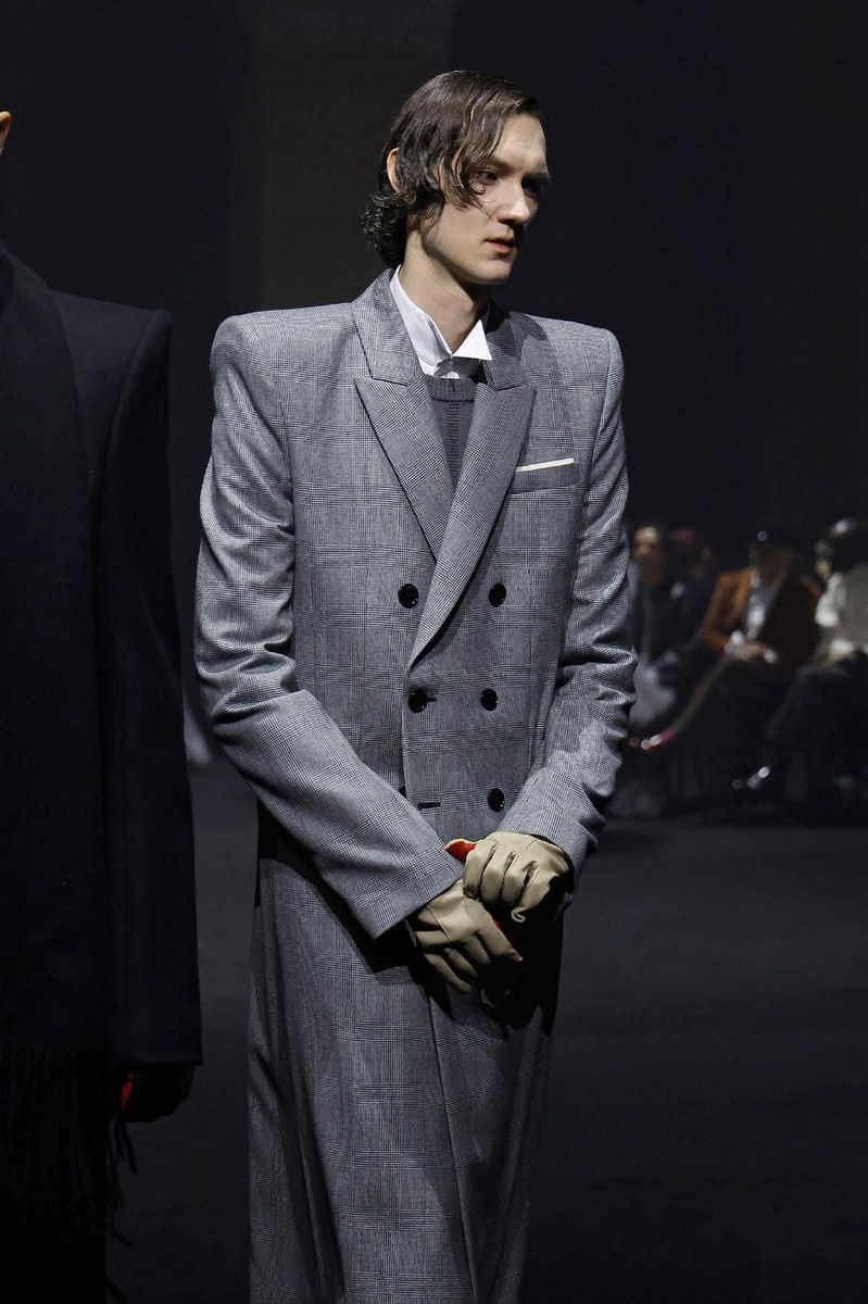 Look 12