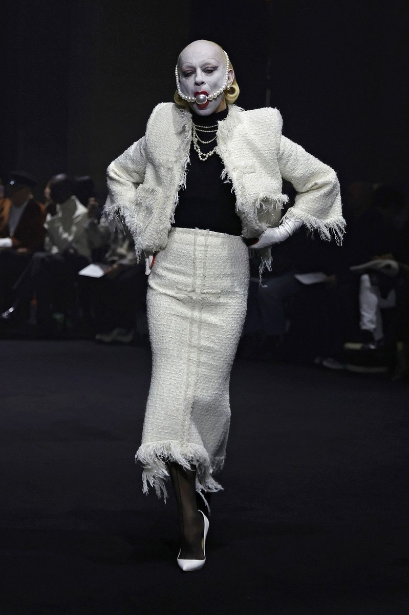 Look 15
