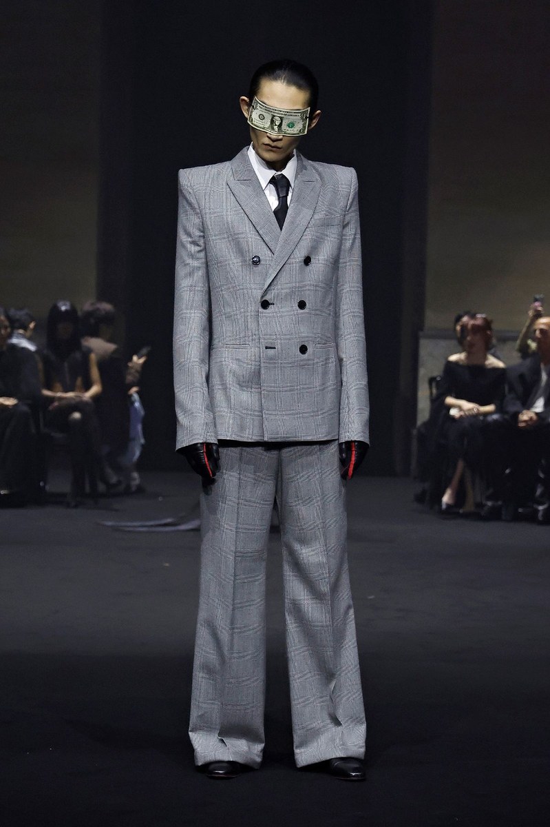 Look 24