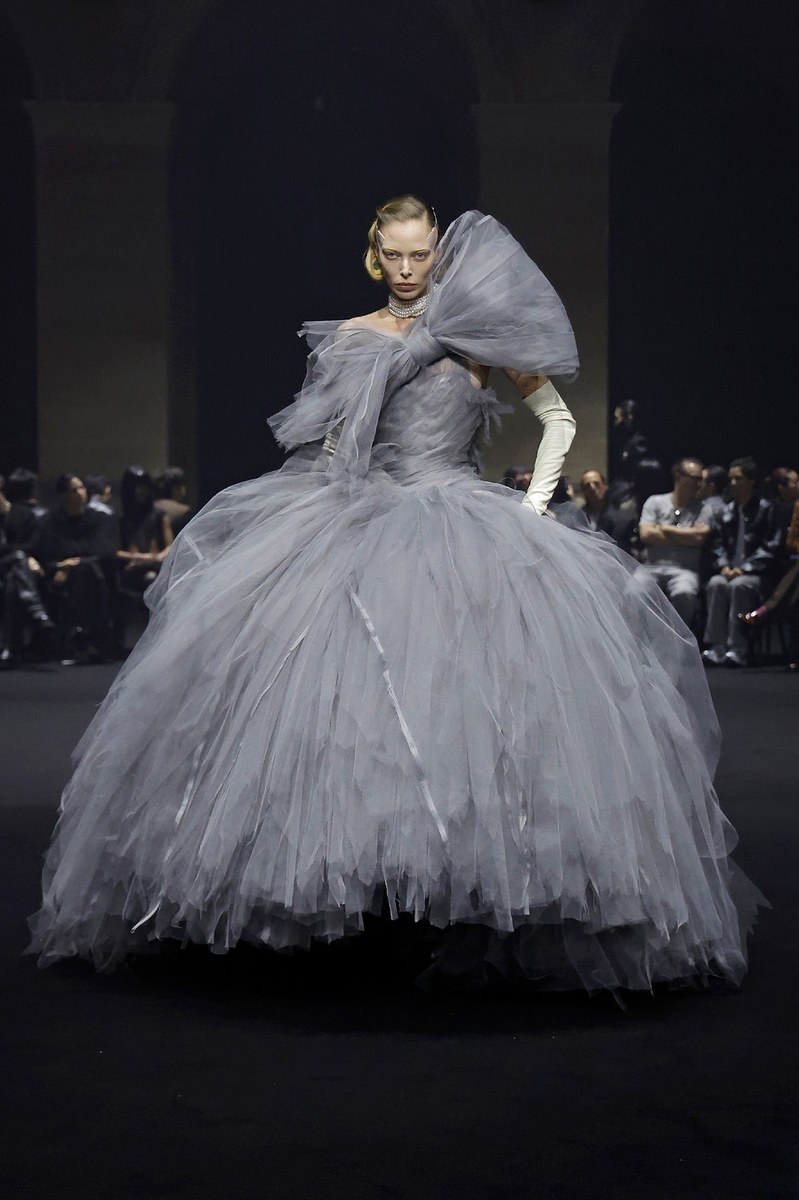 Look 28