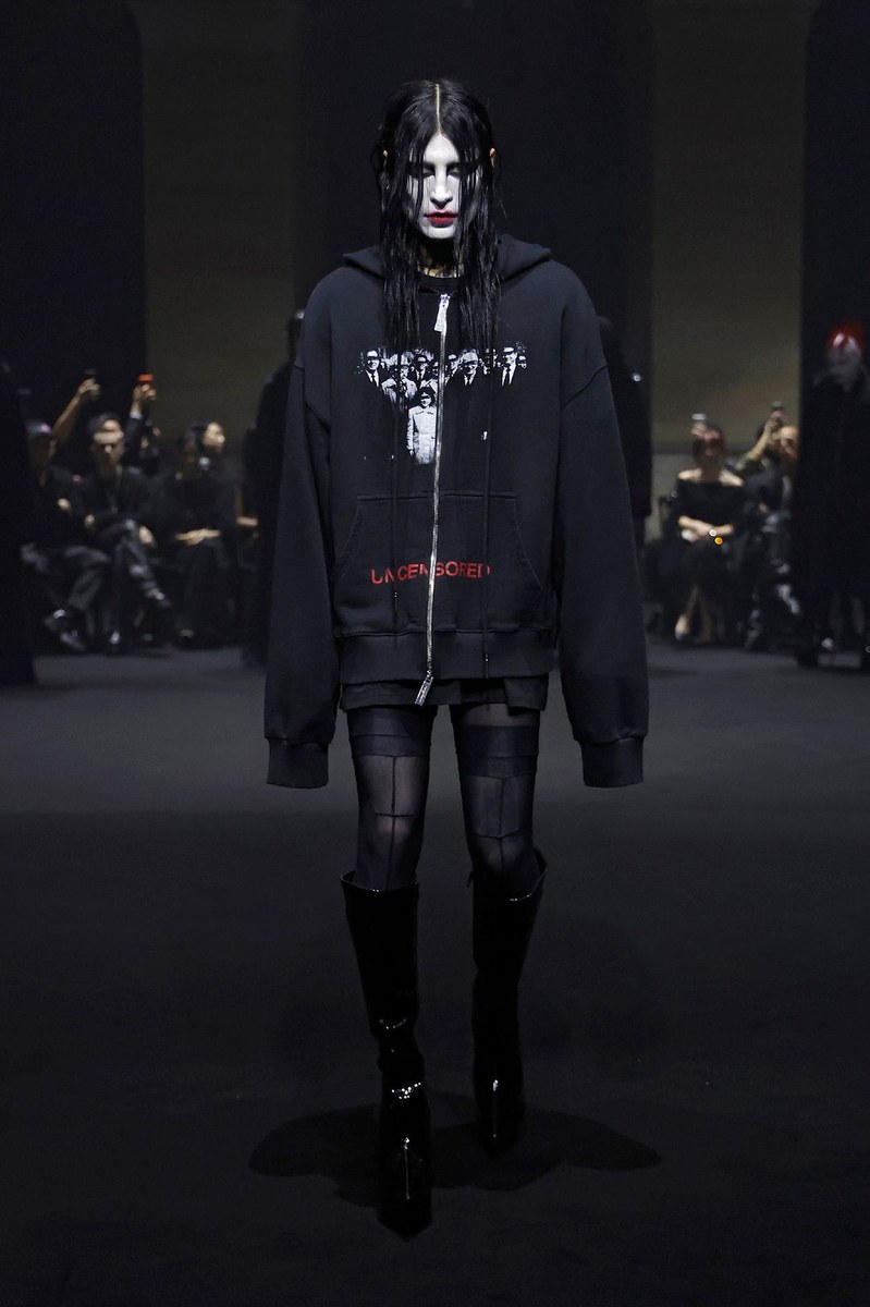 Look 30