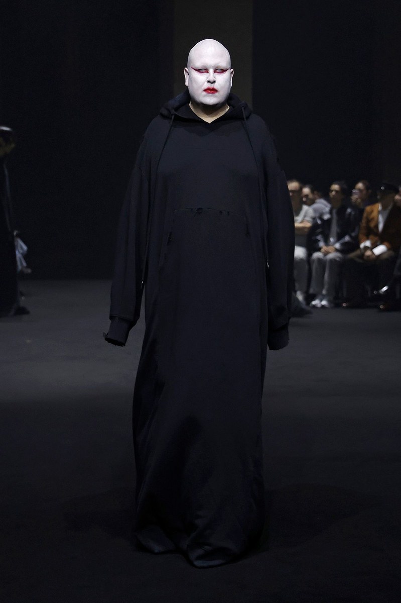 Look 32