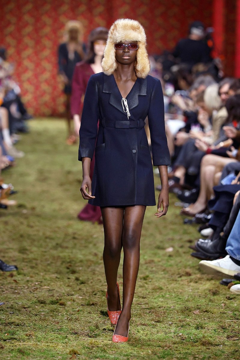 Look 3