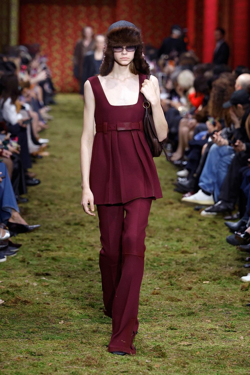 Look 7