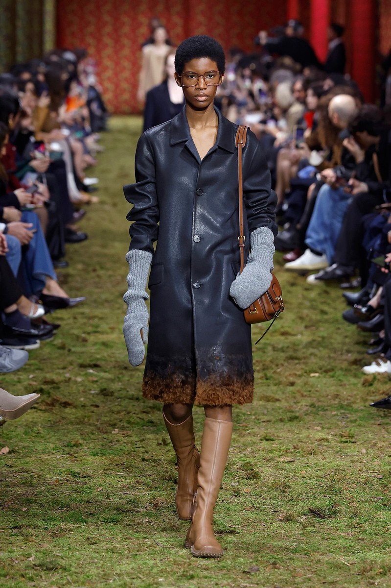 Look 10