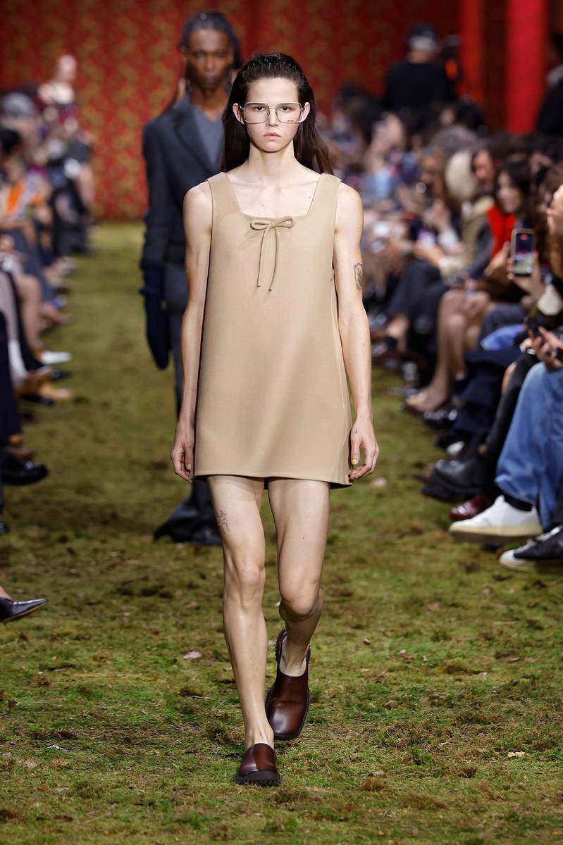 Look 12